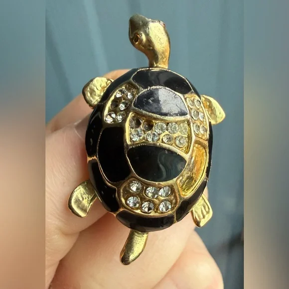 🐢 Vintage Gold Tone and Black Enamel Rhinestone Turtle Brooch Pin - Picture 2 of 14